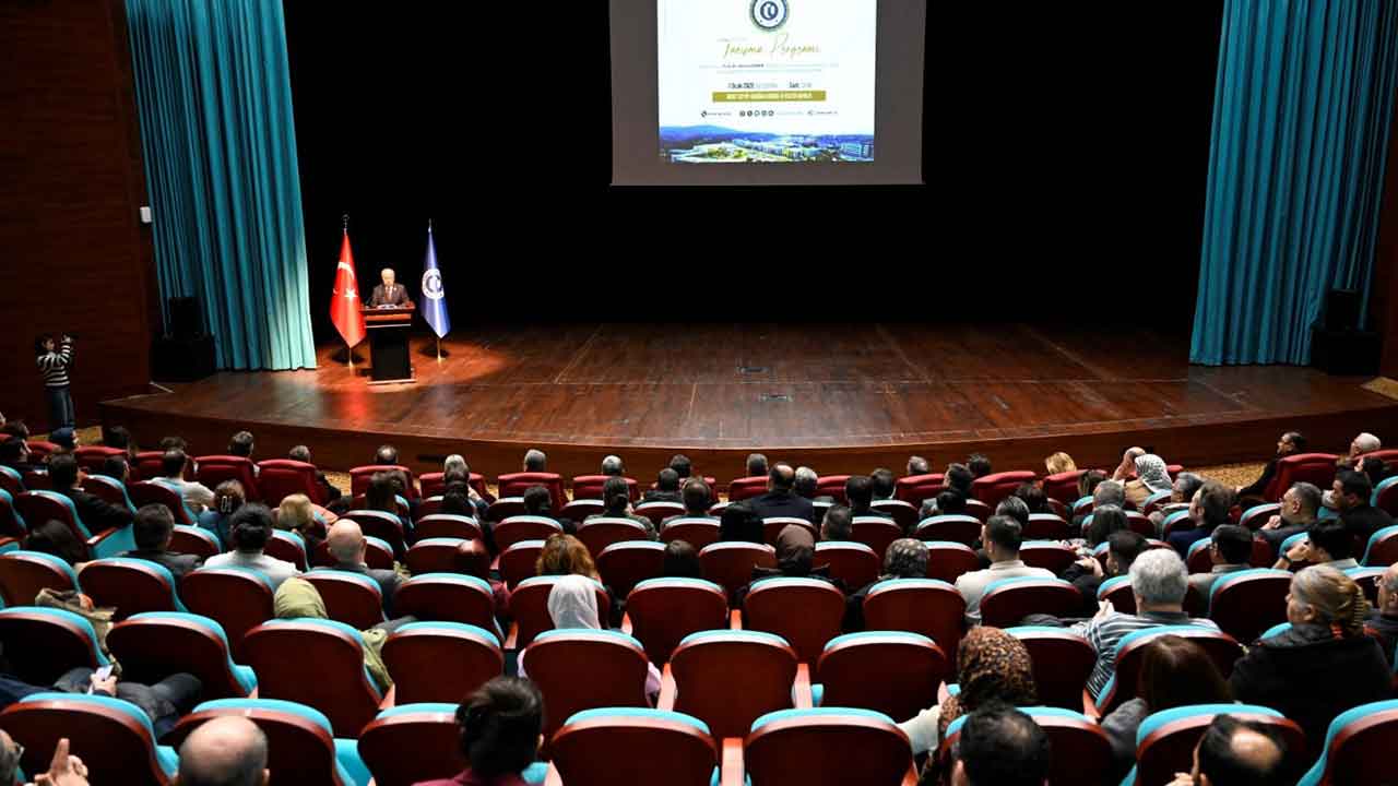 Rektör Prof. Dr. Demir, Üniversite Personelleri ile Bir Araya Geldi