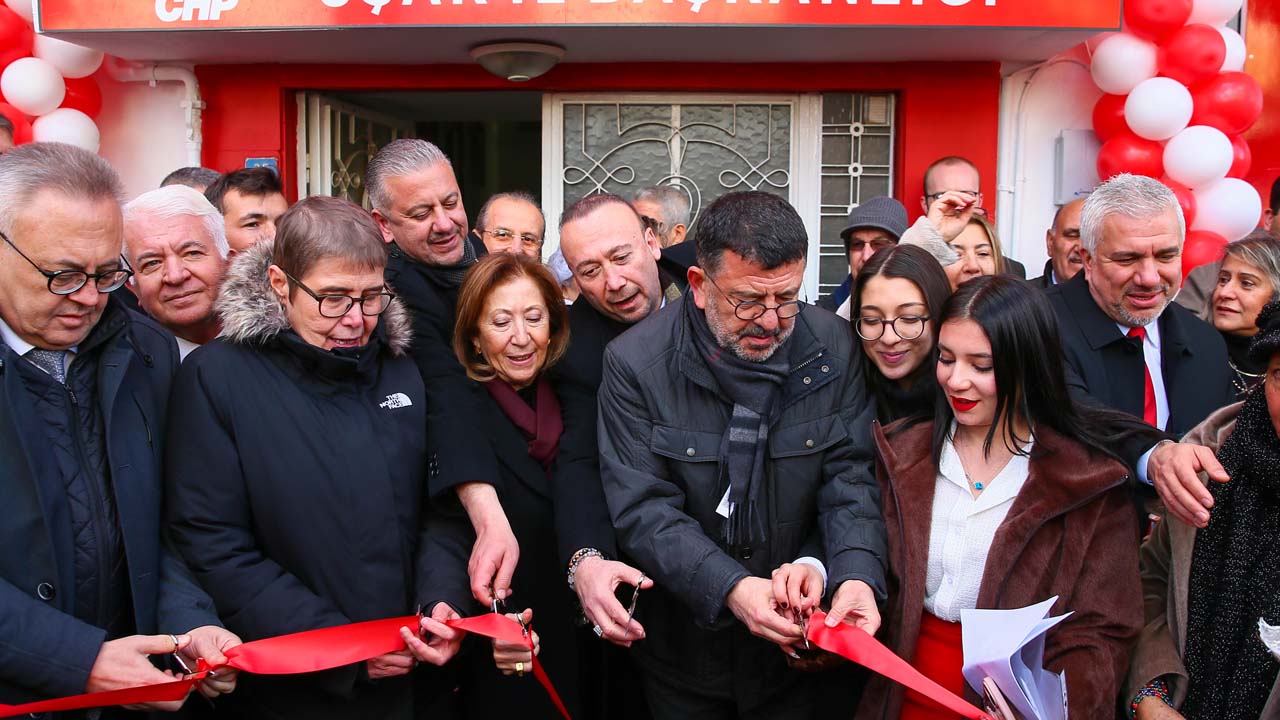 CHP Uşak İl Başkanlığı yeni hizmet binası açıldı