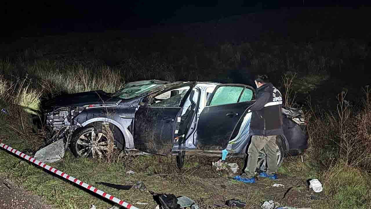 Uşak'ta devrilen otomobildeki 1 kişi öldü, 3 kişi yaralandı