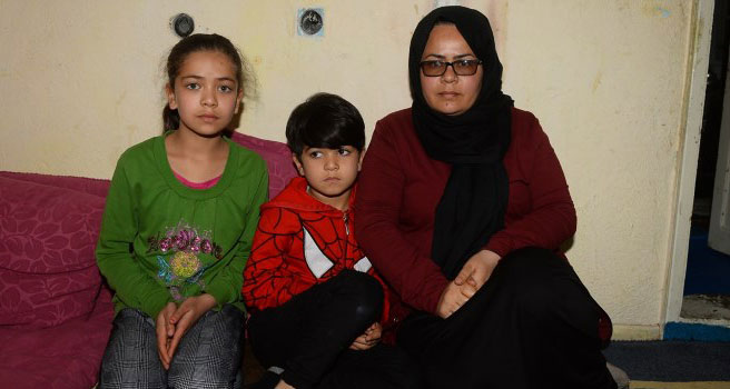 Afgan anne ve 3 çocuğu Uşak'ta yeni bir hayata başladı