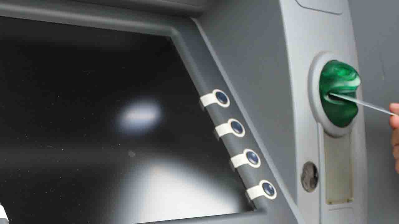 ATM’de Yeni Yöntem: Önce Kart Sonra Şifre Gidiyor