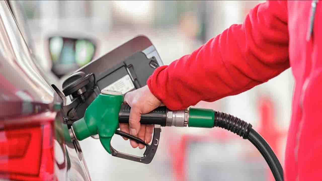 Sürücülere Kötü Haber, Benzine Bir Zam Daha Geliyor