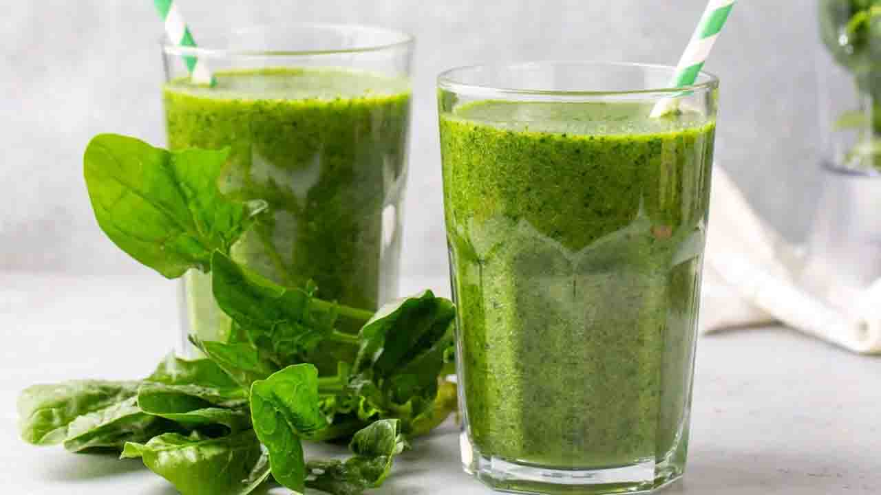 Göbek Yağlarına Elveda! Diyetisyen 1 Ayda 10 Kilo Hedefli Detoks Tarifi Verdi