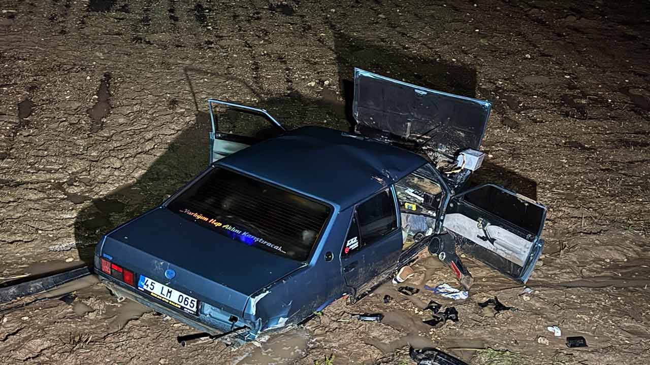 Uşak'ta meydana gelen trafik kazasında 5 kişi yaralandı