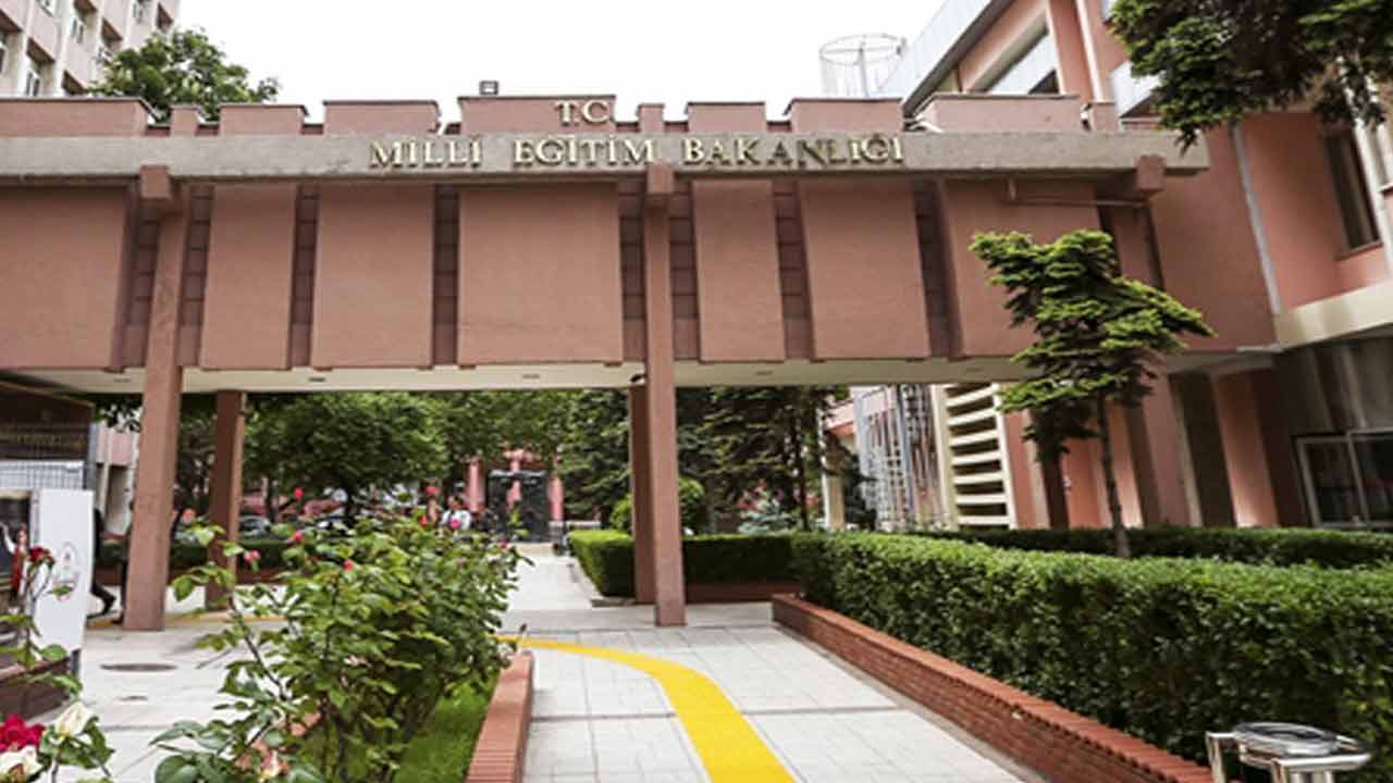 MEB’den Herkesi İlgilendiren Karar Tatiller Birleşti