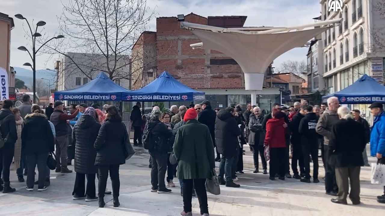 Depremlerden Etkilenen Sındırgı Esnafı İçin "Seferberlik Günü" Etkinliği Düzenlendi