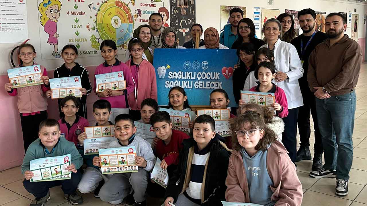 Uşak’ta Miniklere “Sağlıklı Çocuk, Sağlıklı Gelecek” Eğitimi Verildi