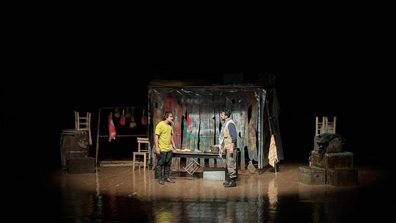 Uşak’ta Maskeliler Oyunu Büyük Beğeni Aldı