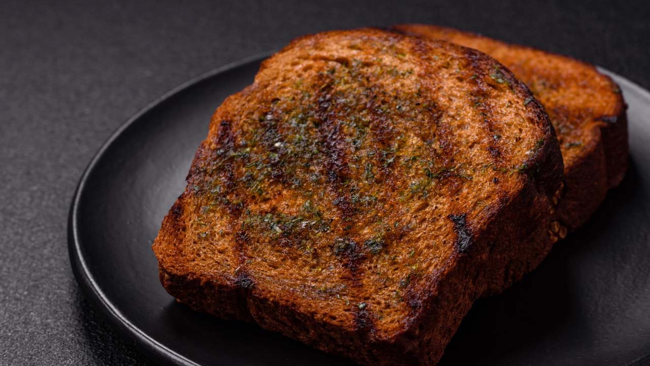 Yanık Tost Yiyenler Dikka! İşte Vücudunuzda Olan Korkunç Şey
