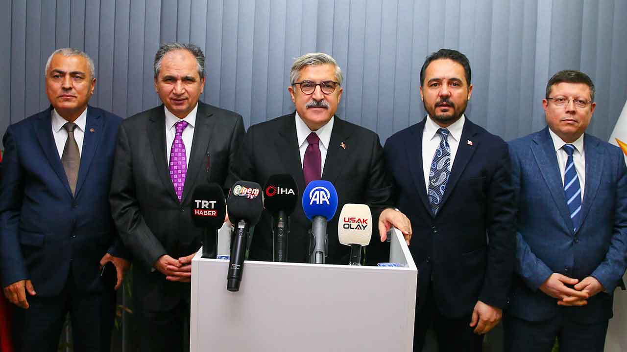 Hüseyin Yayman, AK Parti Uşak İl Başkanlığını ziyaret Etti