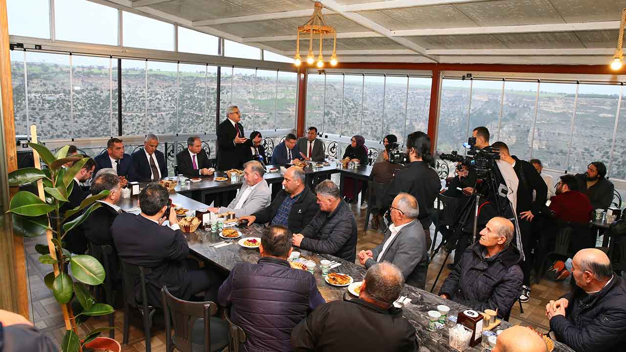 AK Parti Genel Başkan Yardımcısı Yayman, Uşak'ta STK temsilcileriyle bir araya geldi