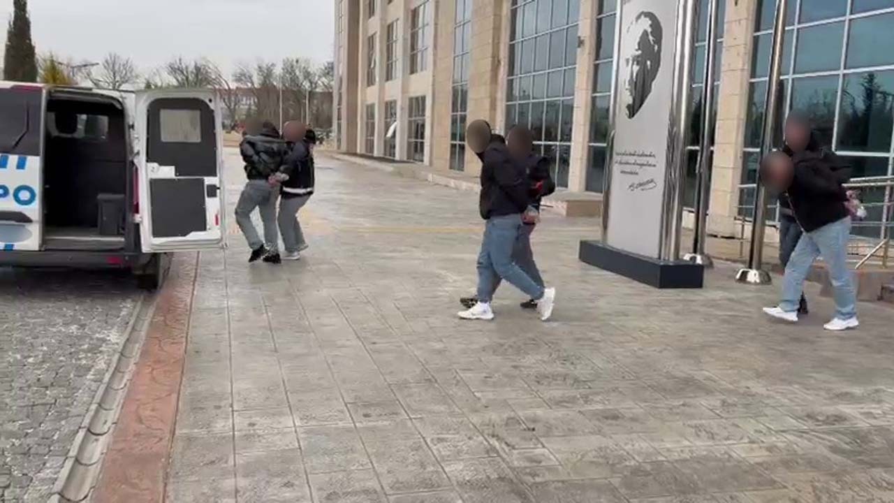 Uşak'ta 2 ayrı uyuşturucu operasyonu: 5 tutuklu