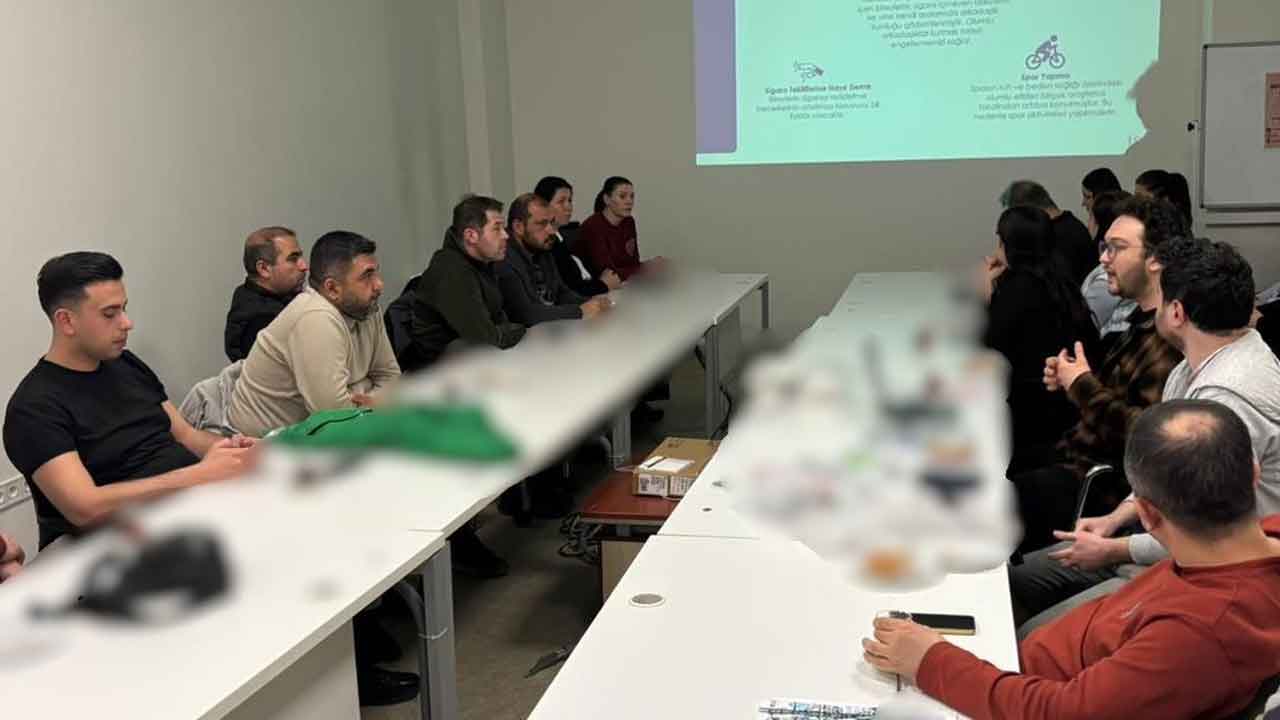 Uşak'ta Sigarayı Bırakan Türk Telekom Personeline 7 Gün İzin