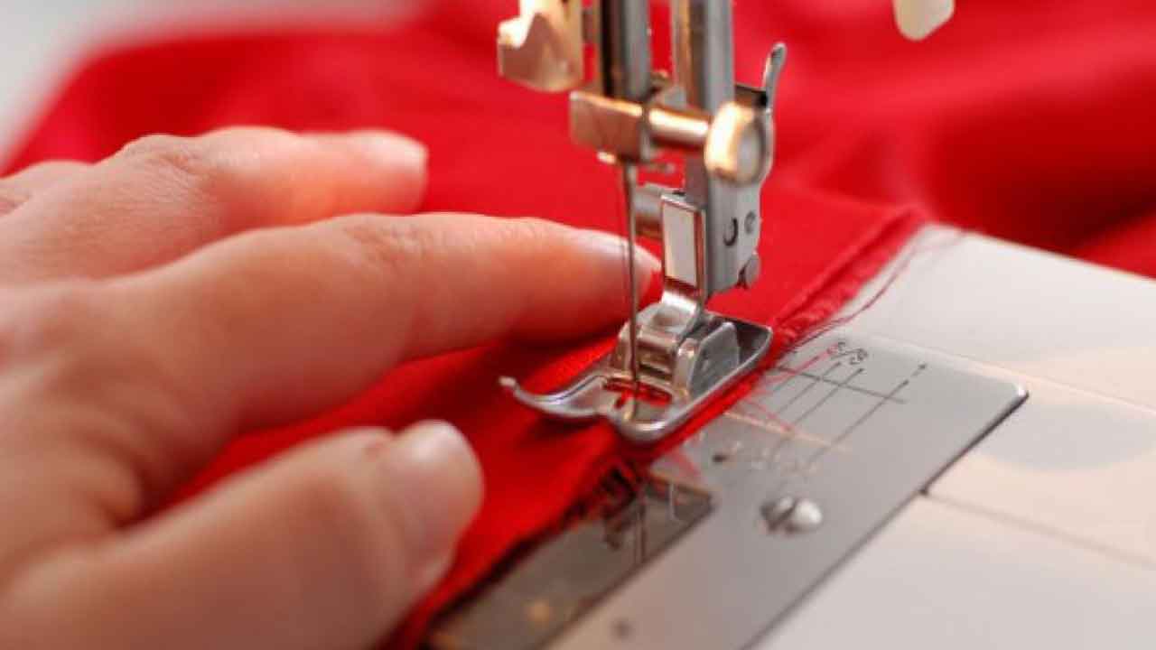 Uşak Belediyesi’nden Kadın Elbise Dikim Kursu Müjdesi