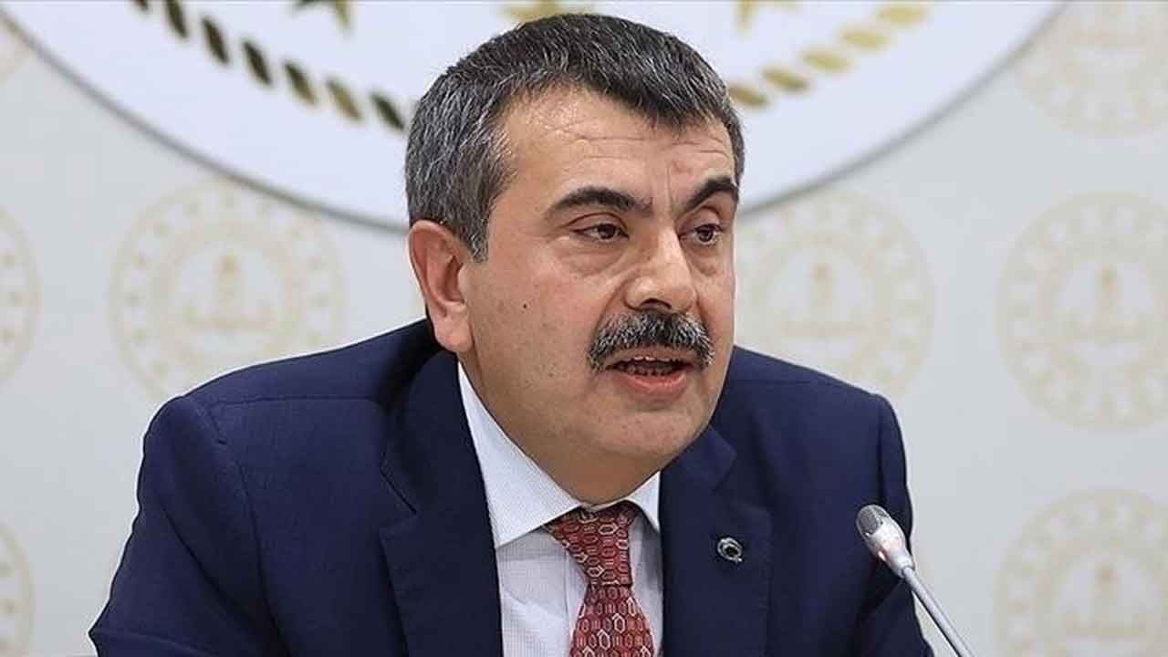 Bakan Tekin Açıkladı: 2 Milyon Öğrenci Değil 15 Bin Öğretmen Taşınacak