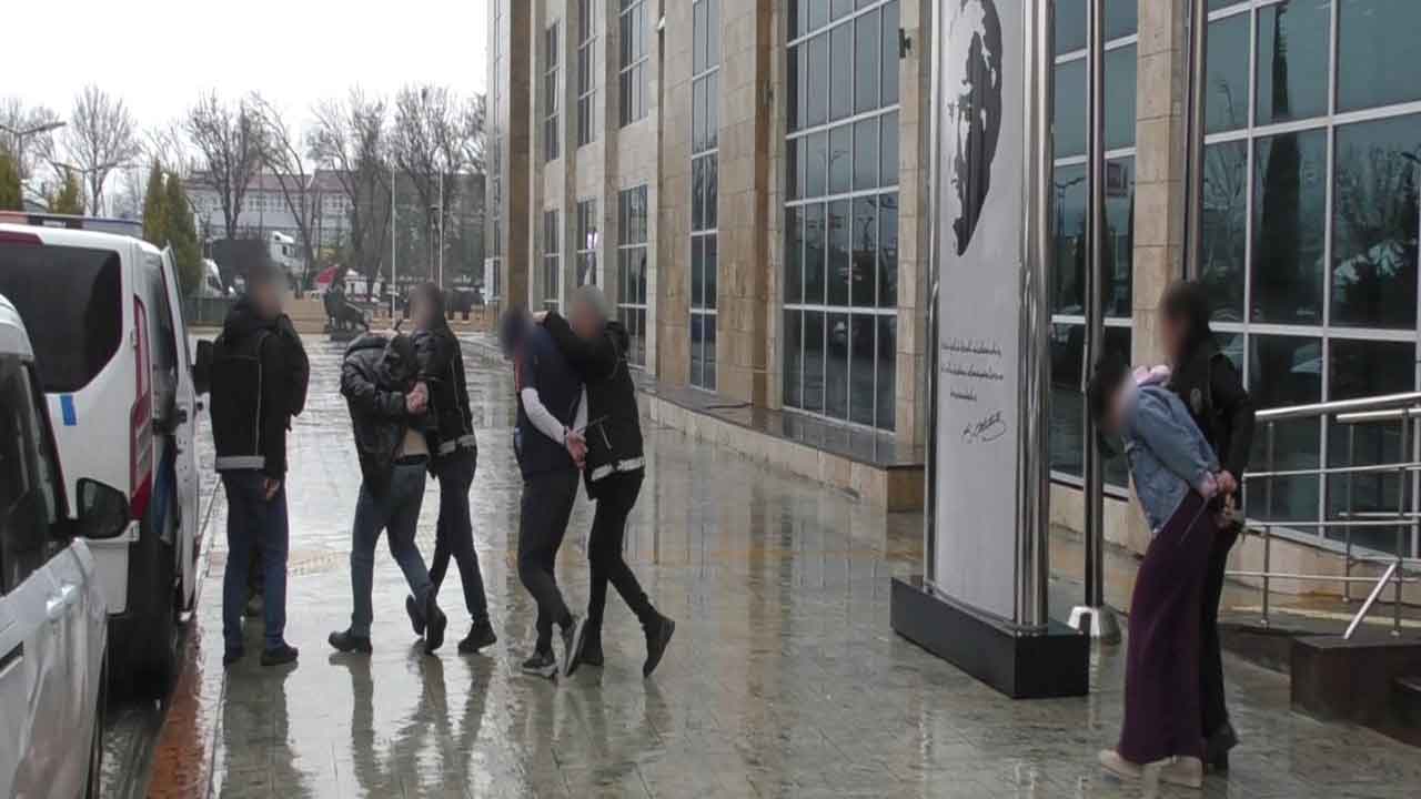 Uşak’ta Yasaklı Madde Operasyonu 5 Tutuklama