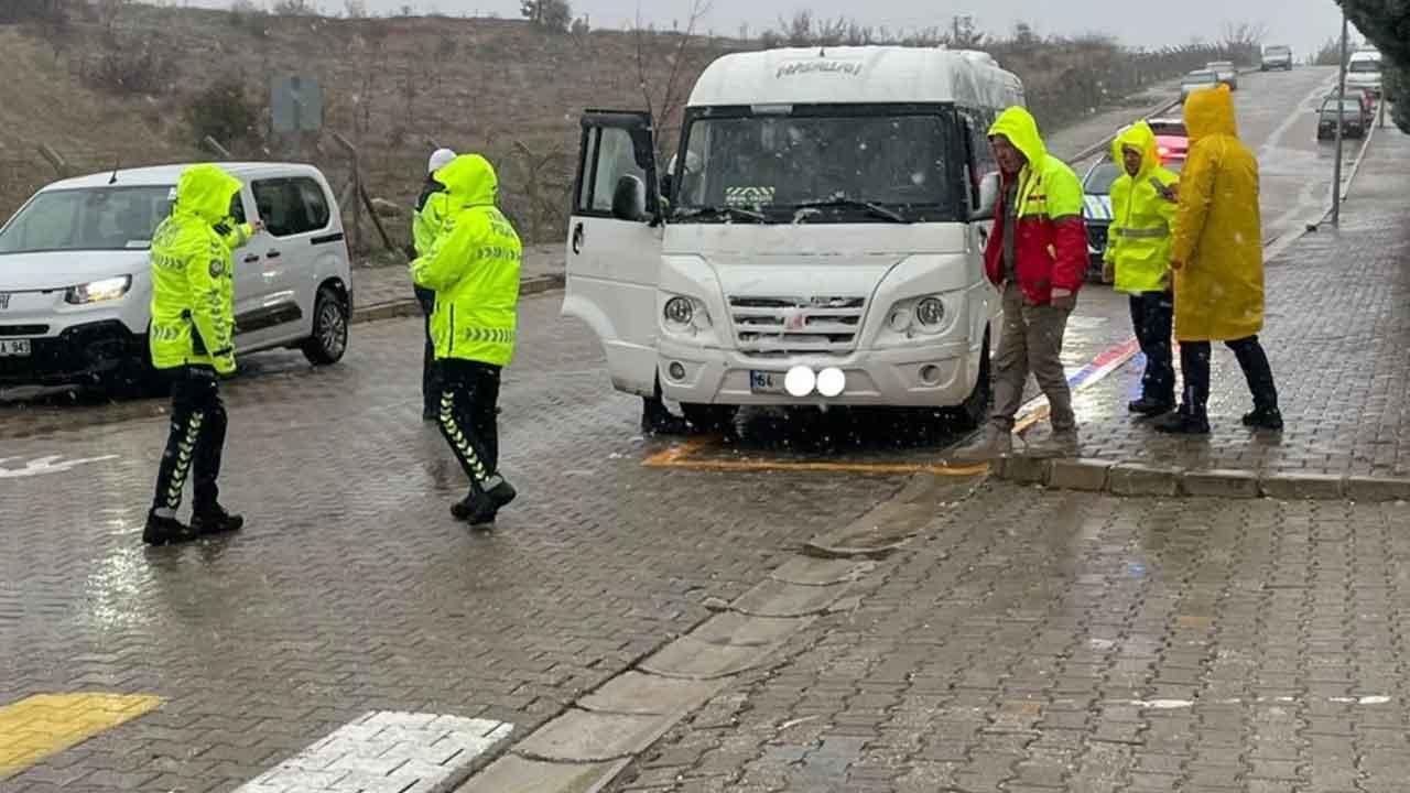 Uşak’ta Okul Servis Araçları Denetlendi