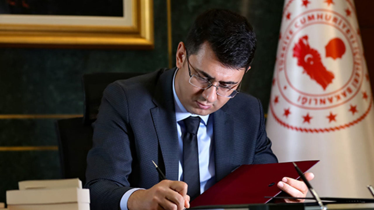 Yeni Uşak Valisi Serdar Kartal Oldu