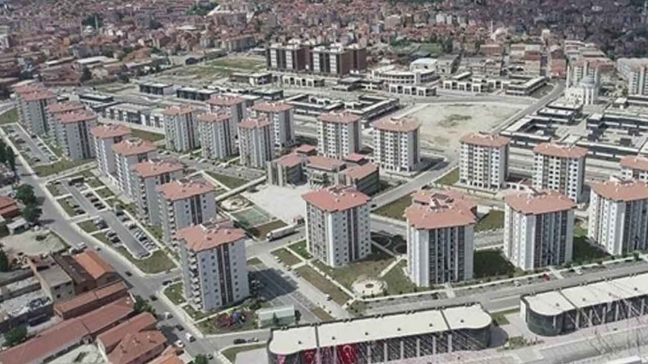 Uşak’ta 8 Milyon 115 Bin TL Muhammen Bedelle İhaleden Satılık