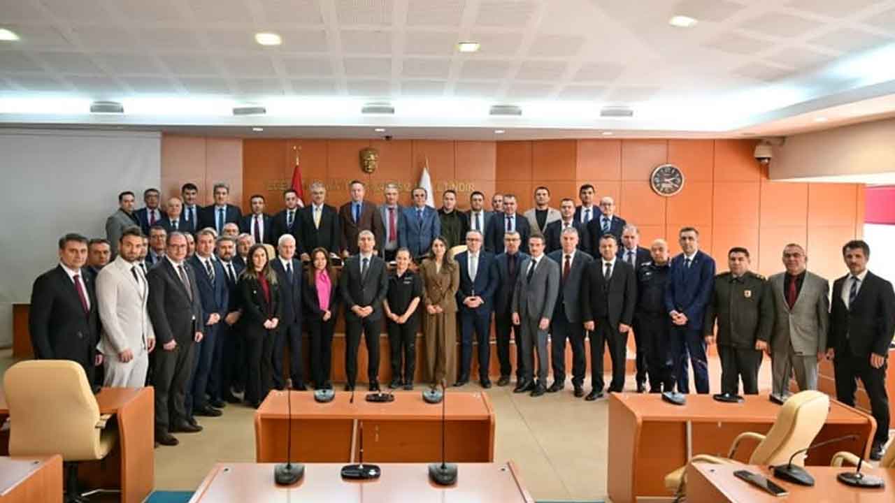 Vali Aktaş, Vedalaşma Programı Kapsamında İl Müdürleriyle Biraraya Geldi