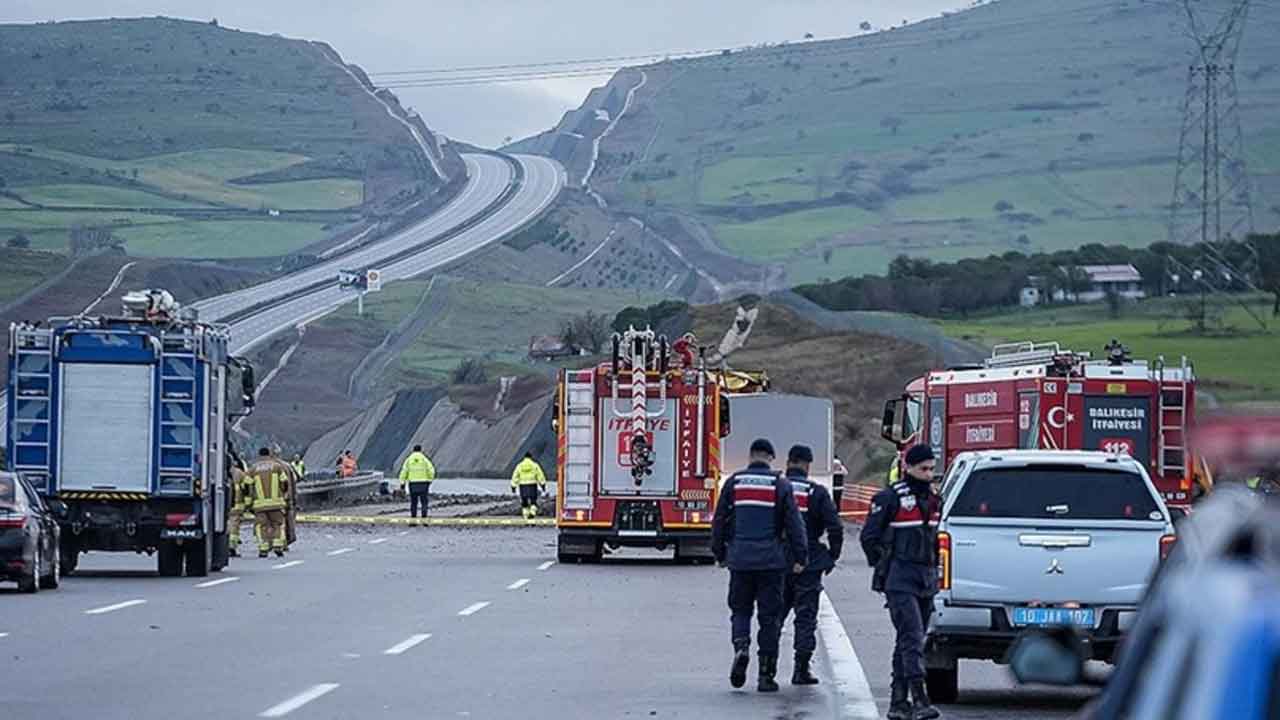 Balıkesir'de Gelen Şehit Haber Sonrası Uşaklı Siyasilerden Taziye Paylaşımları