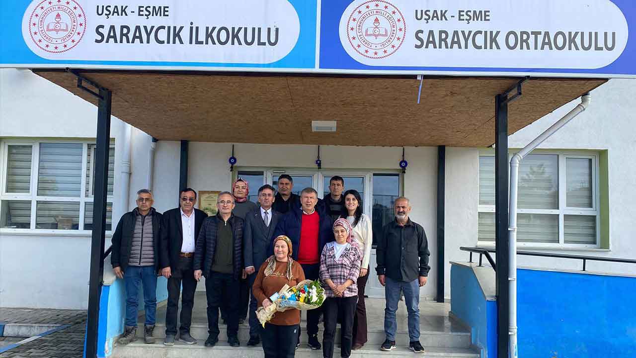 Eski Milli Futbolcu Tanju Çolak Eşme’de Öğrencilerle Buluştu