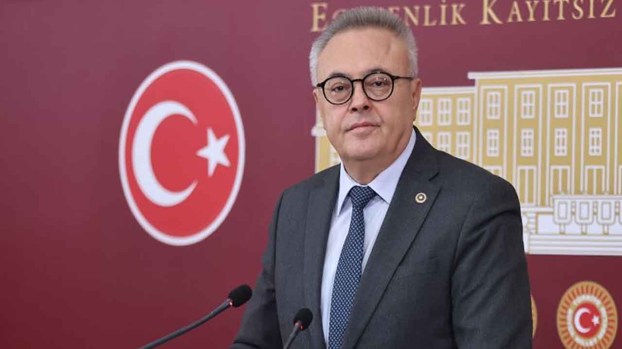 Uşak’ta WhatsApp'ta Beğeni Atmadı Diye Soruşturma İddiası Okul Müdüründen Akılalmaz Tehdit