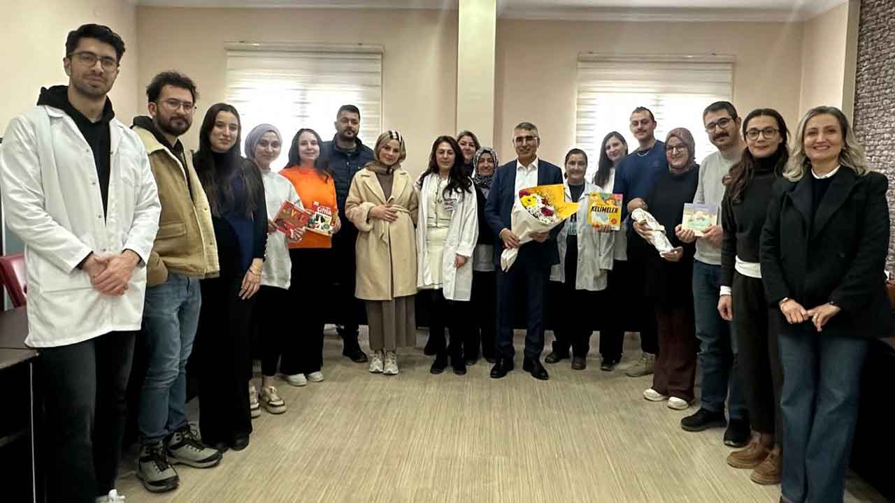 Uşak’ta Geleceğin Okurları Yetişiyor: Bebeklere Kitap Okuma Eğitimine Yoğun İlgi