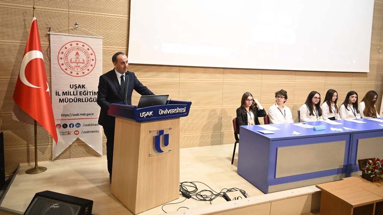 Türk Destanları ve Siyasetname Uşak’ta Gençlerin Dilinden Anlatıldı
