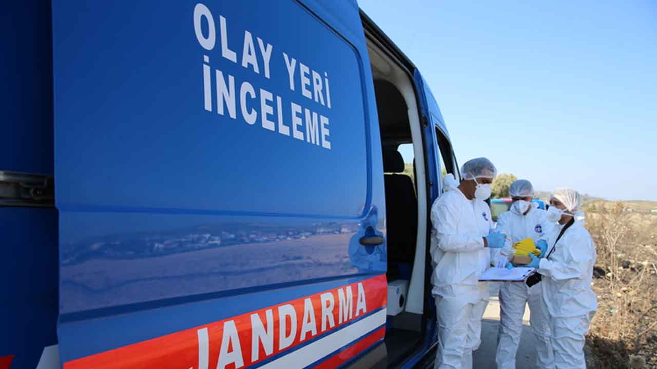 Uşak'ta İstiflediği Saman Balyalarının Üzerinden Düşen Kişi Öldü