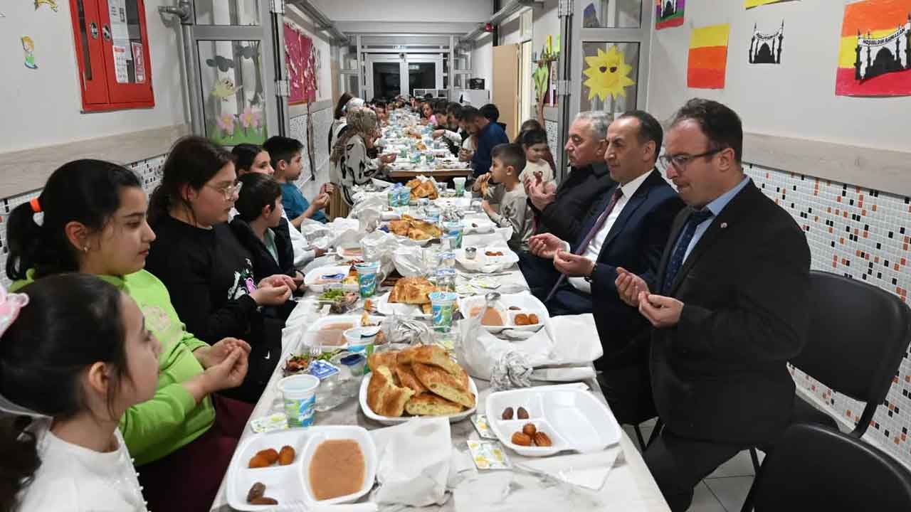 Kaşbelen İlkokulu ve Ortaokulunda İftar Heyecanı