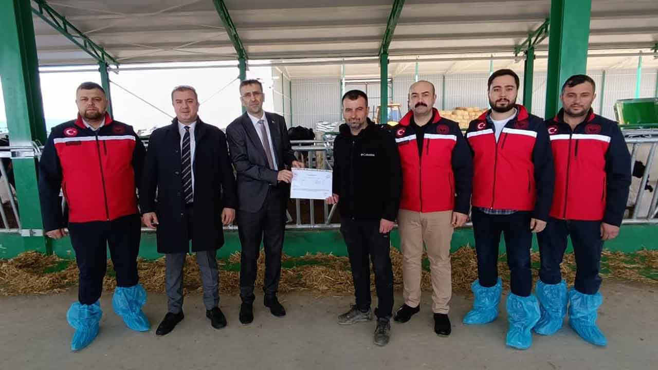 Sağlıklı Sürüler Güçlü Üretim Uşak’ta Örnek Tesis