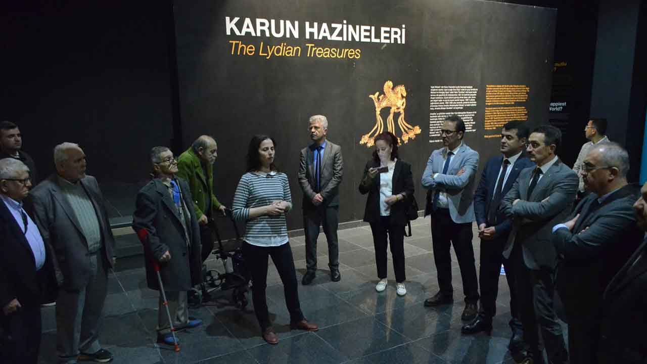 Yaşlılara Saygı Haftası’nda Uşak’ta Unutulmaz Program