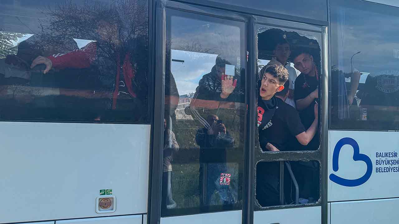 Taraftar Otobüsüne Saldırı Uşakspor Sessiz Kalmadı