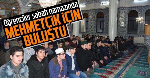 Uşak'ta öğrenciler sabah namazında Mehmetçik için buluştu