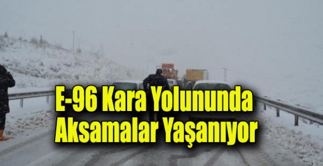 Ege'de yüksek kesimlerde kar yağışı etkili oluyor