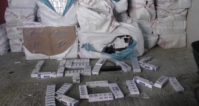 Uşak polisinden kaçak sigara operasyonu