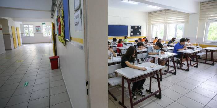 Milli Eğitim Bakanlığı'nda yeni genelge! Okullarda kıyafet kararı alındı!