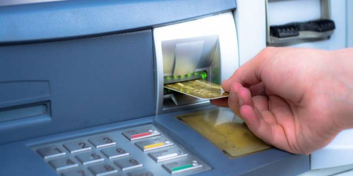 Bankalarda yeni dönem resmen başladı! ATM'ye şubeye gitmeden hemen kontrol edin para çekme sınırı değişti