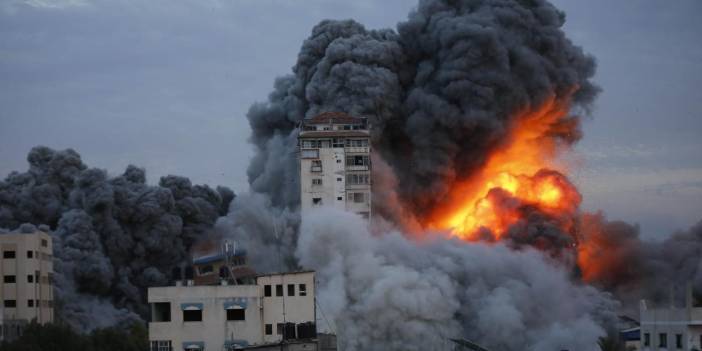 Cami ve hastane vuran İsrail Gazze'de kilise bombaladı!