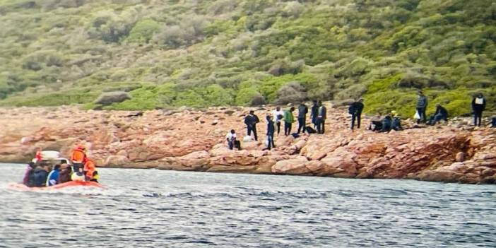 İzmir'de adada mahsur kalan düzensiz göçmenleri Sahil Güvenlik ekipleri kurtardı