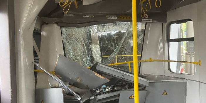 İzmir'de SON DAKİKA Bornova Sanayi Durağı'nda metro kazası!
