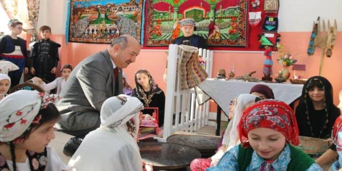 Kütahyalı öğrencilerden Zamanda Yolculuk sergisi!
