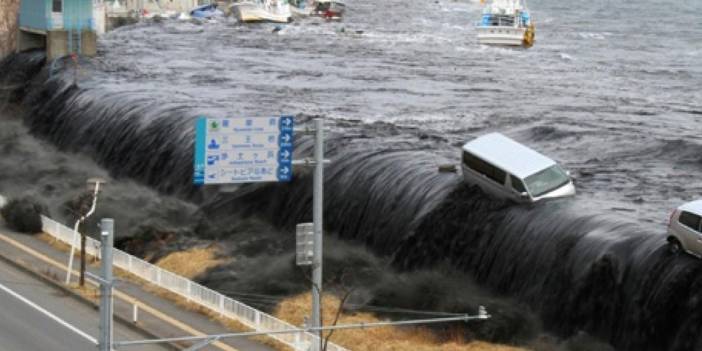Japonya'da 7.4 şiddetinde deprem sonrası tsunami alarmı verildi!