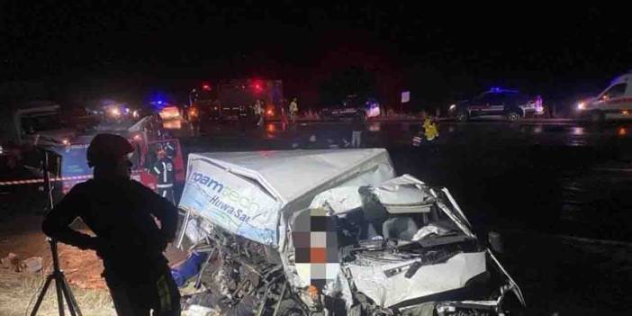 Denizli'de trafik kazasınsa 1 kişi öldü 3 kişi yaralandı!