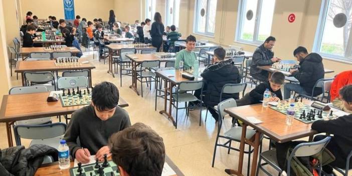 Afyonkarahisar'da satranç turnuvası şampiyonları belli oldu