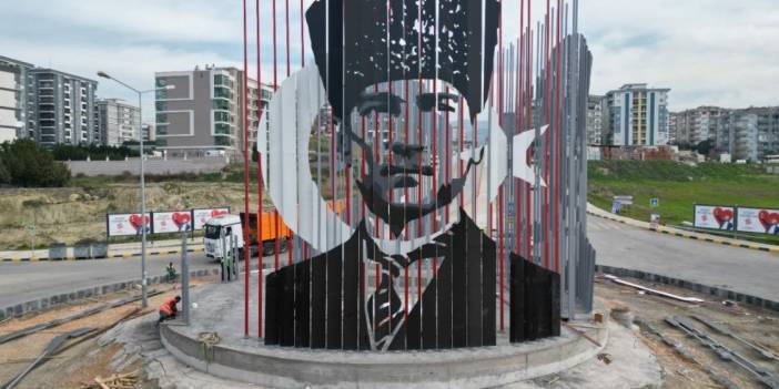 İzmir Menemen’de 4 boyutlu Atatürk Anıtı yapıldı