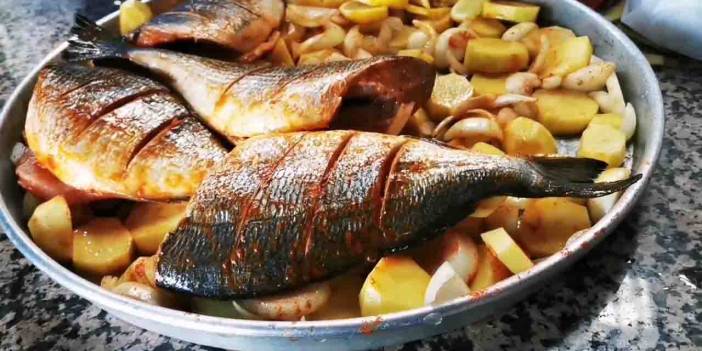 Karadenizlilerin gizli sırrı ifşa oldu! Kokusuz balık pişirmenin yöntemi!