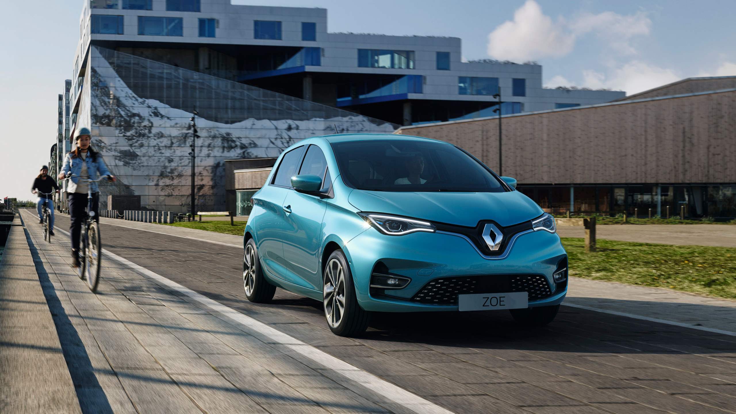 renault-zoe-14-240821.jpg